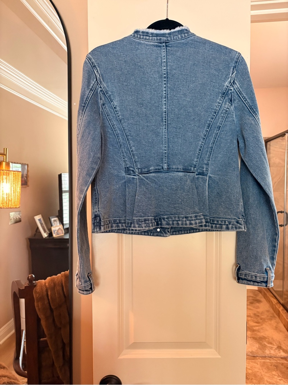 CAbi Jeanie Denim Jacket Spring 2026 - Picture 7 of 9